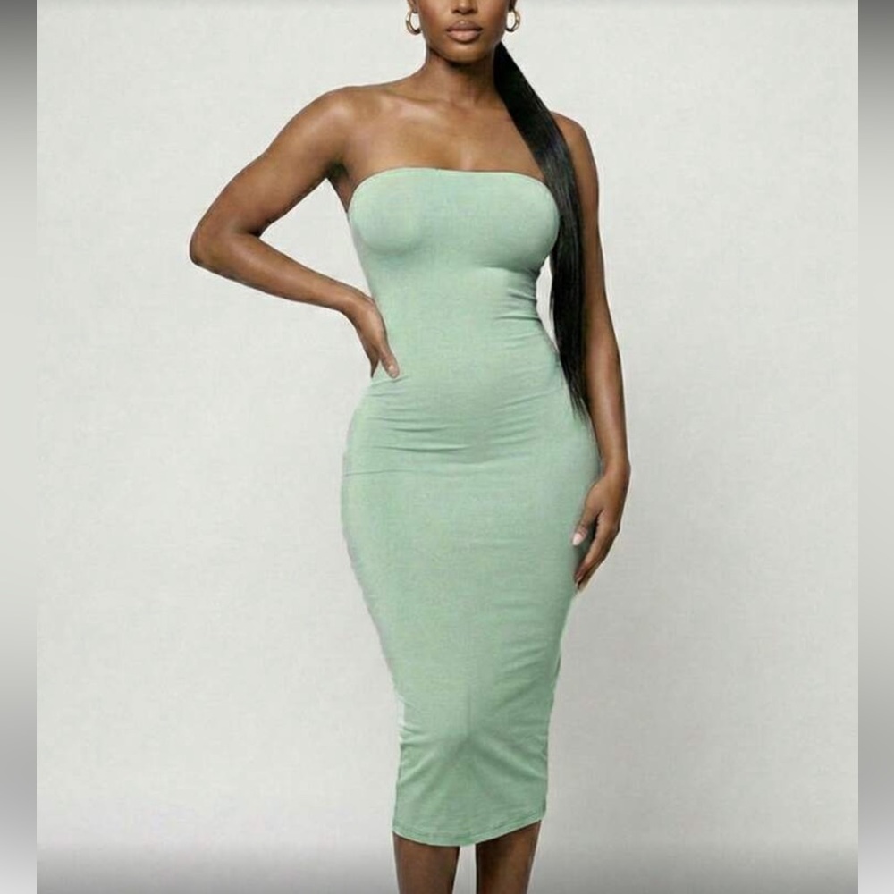 Strapless Bodycon Midi Dress in Green